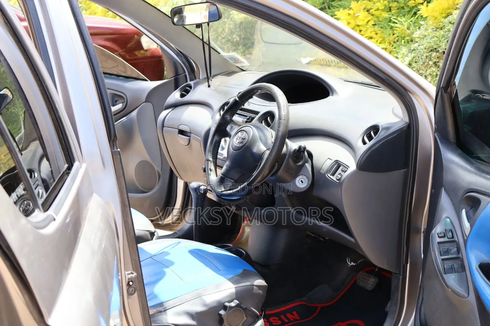 Toyota Vitz 2002 Gray