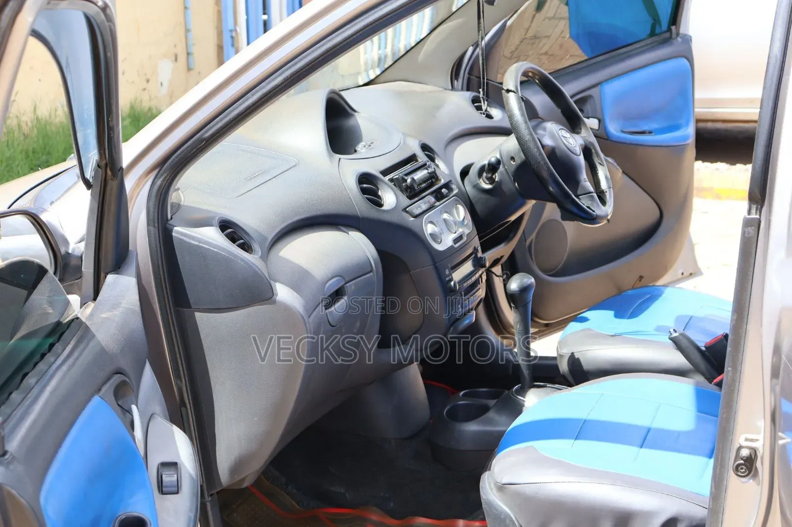 Toyota Vitz 2002 Gray