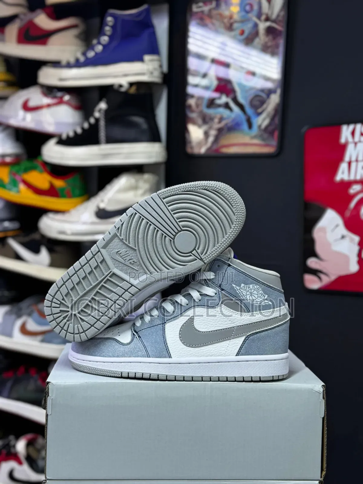 Nike Air Jordan 1 Retro High Og ‘Hyper Royal’ Sneakers