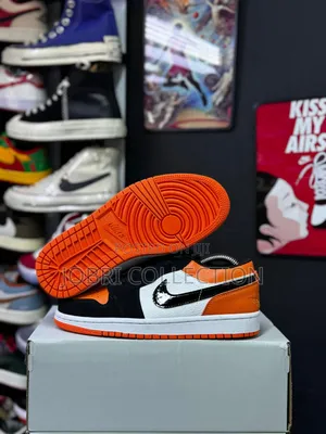 Nike Air Jordan 1 Low Shattered Backboard. Sneakers