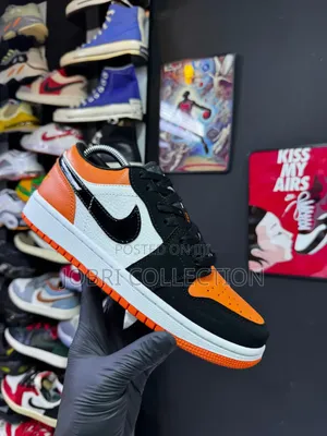 Nike Air Jordan 1 Low Shattered Backboard. Sneakers