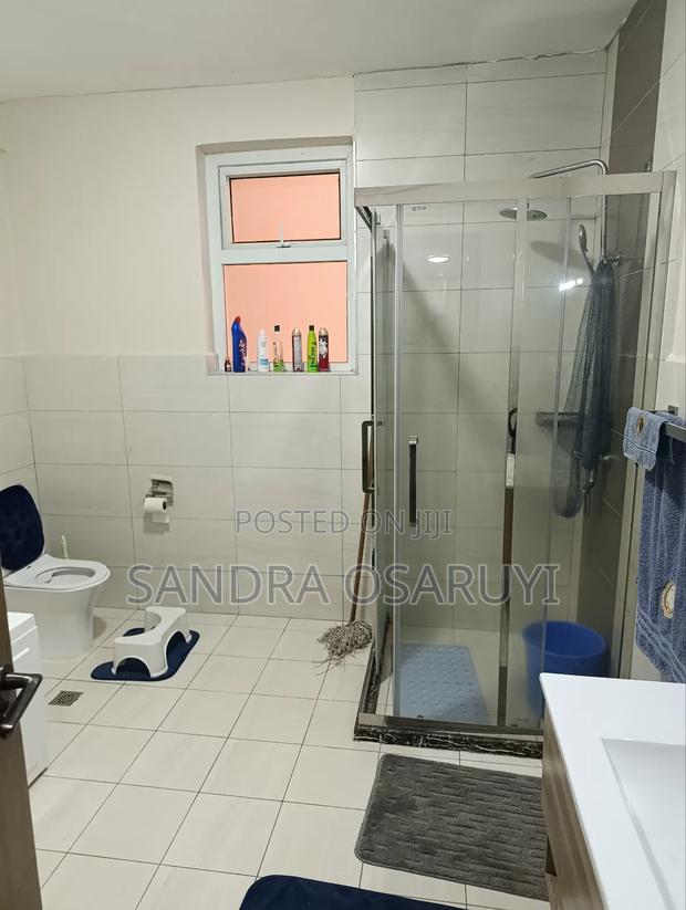 A Spacious 3 and 2 Bedroom Apartments - thumbnail 2
