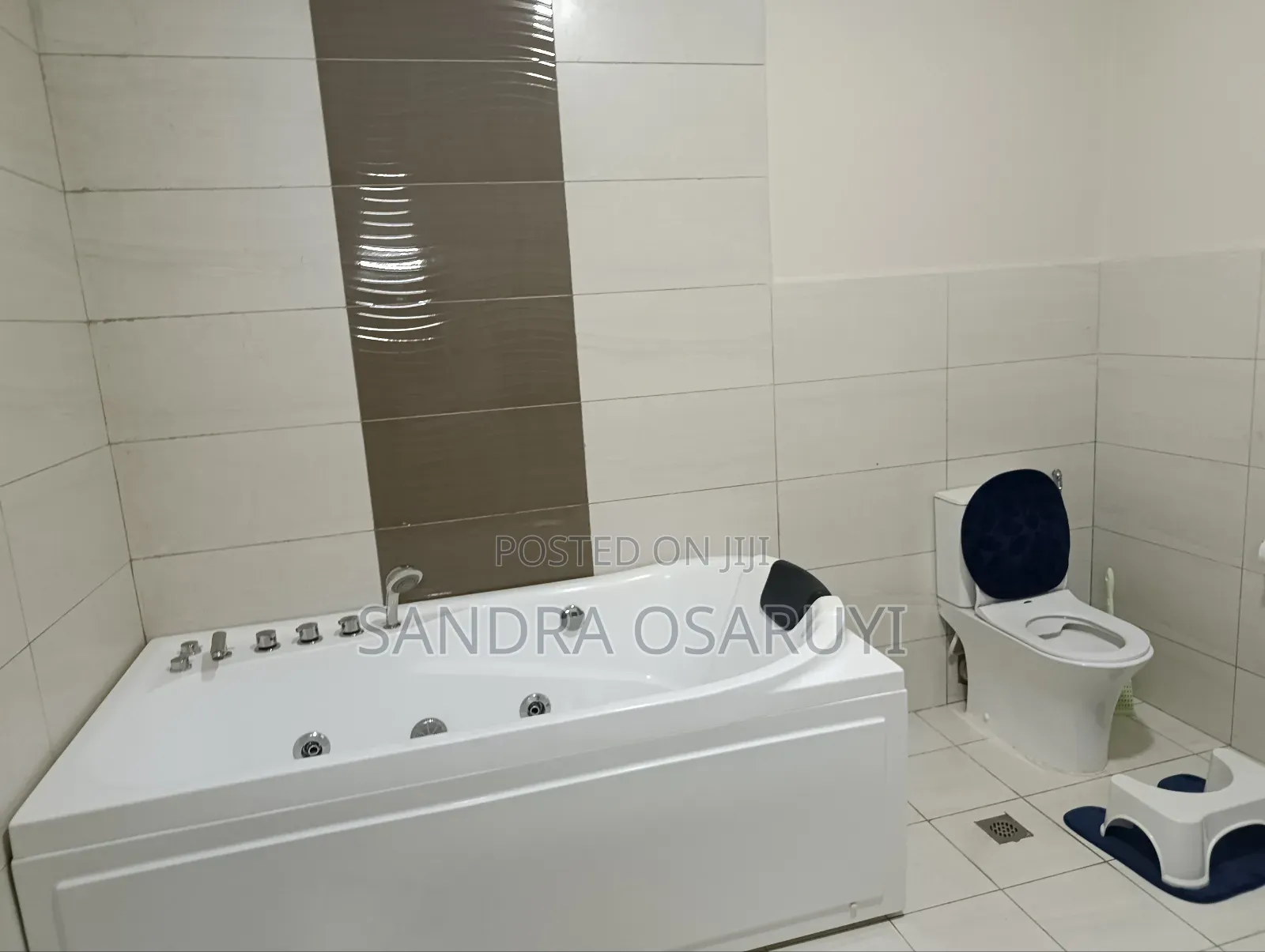 A Spacious 3 and 2 Bedroom Apartments