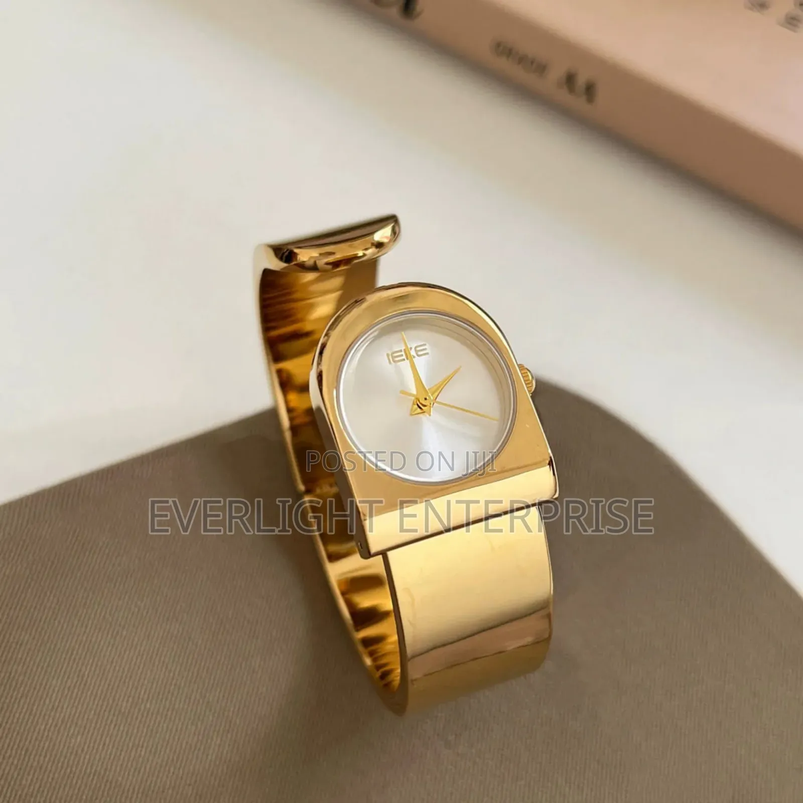Ieke Ladies Bracelet Watch