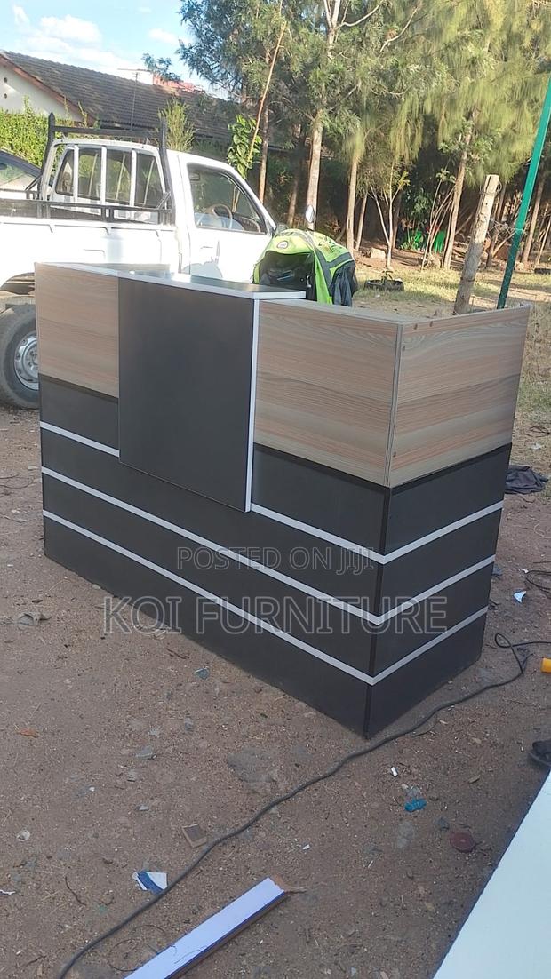 Office Desk : 1.6m Koi Custom Modern Reception Desk
