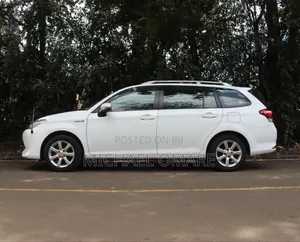 Toyota Corolla Fielder 2018 White
