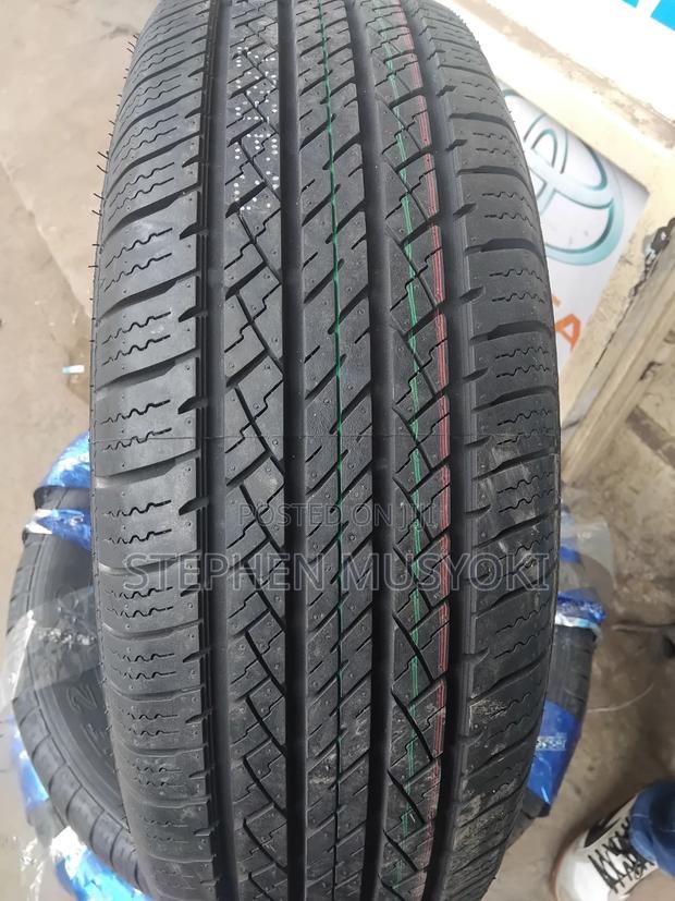 215/70r16 Comforser Tyre - main view