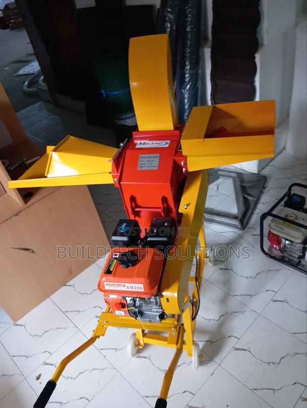 Petrol Feed Chopper Machine Available