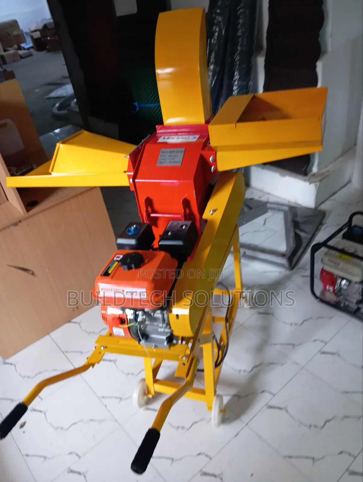 Petrol Feed Chopper Machine Available