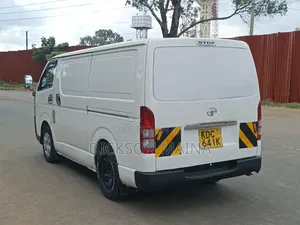 Toyota HiAce 2014 White