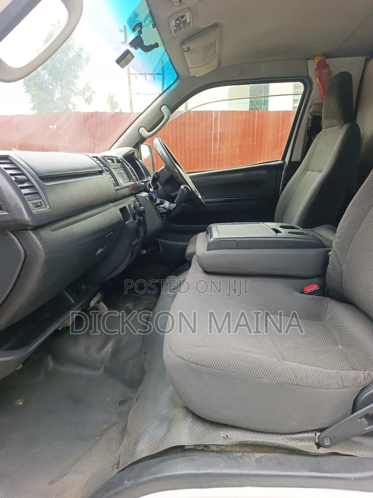 Toyota HiAce 2014 White