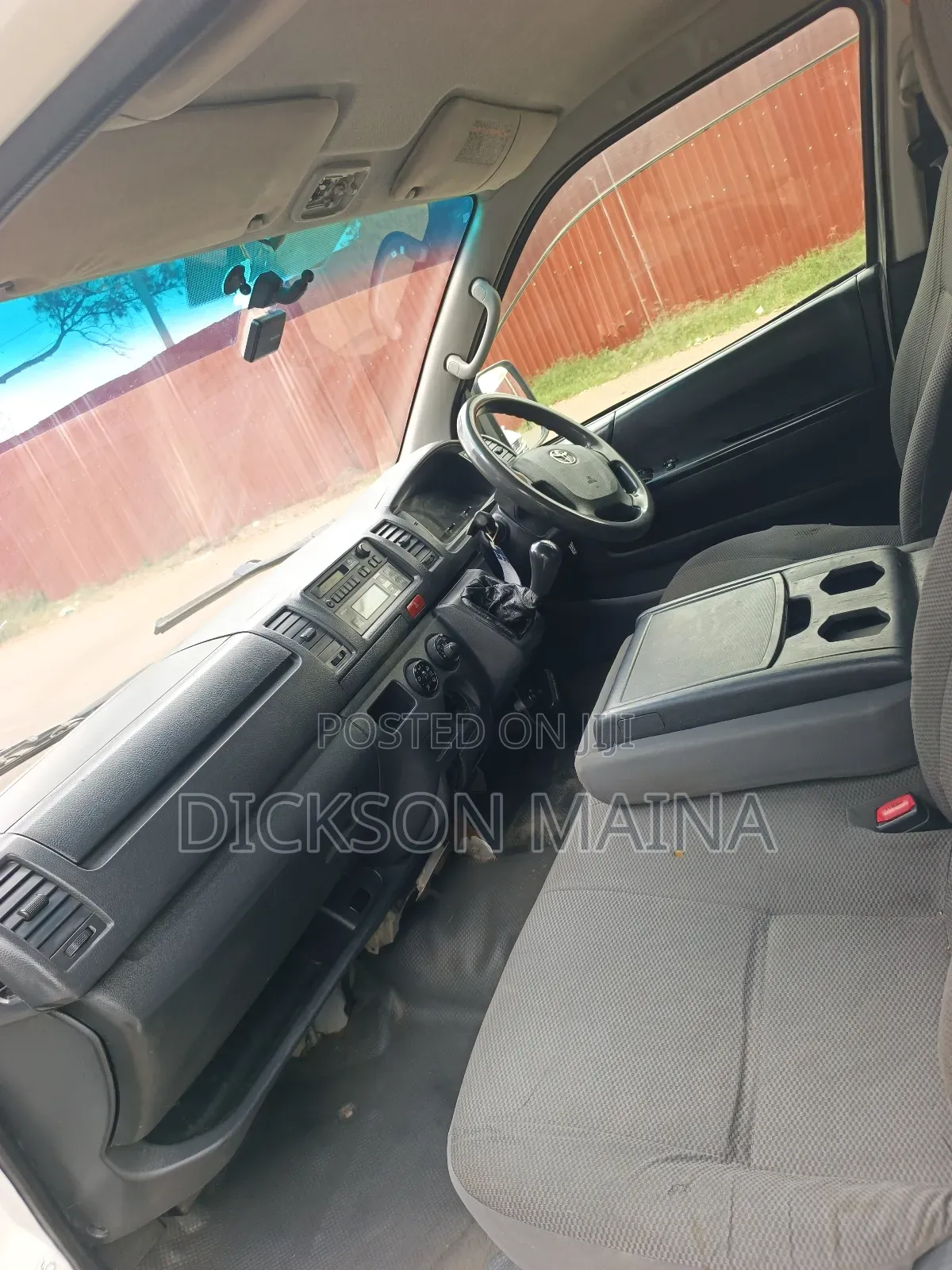 Toyota HiAce 2014 White