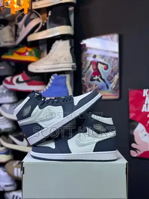 Nike Air Jordan 1 High ‘Midnight Navy’