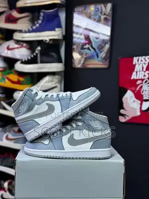 Nike Air Jordan 1 Retro High Og ‘Hyper Royal’