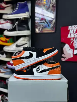 Nike Air Jordan 1 Low Shattered Backboard.