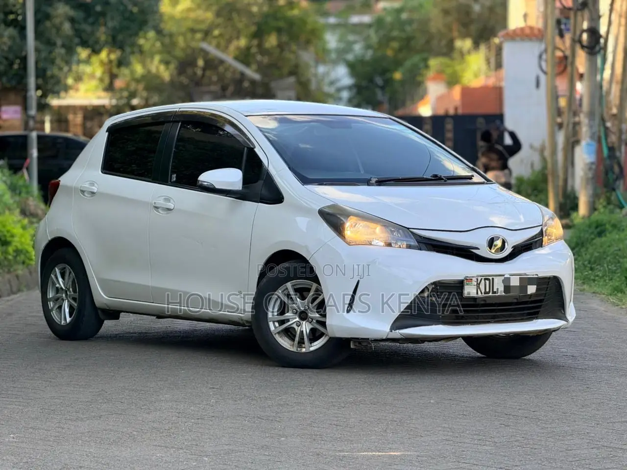Toyota Vitz 2016 White