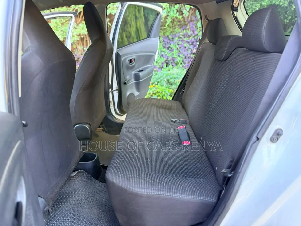 Toyota Vitz 2016 White