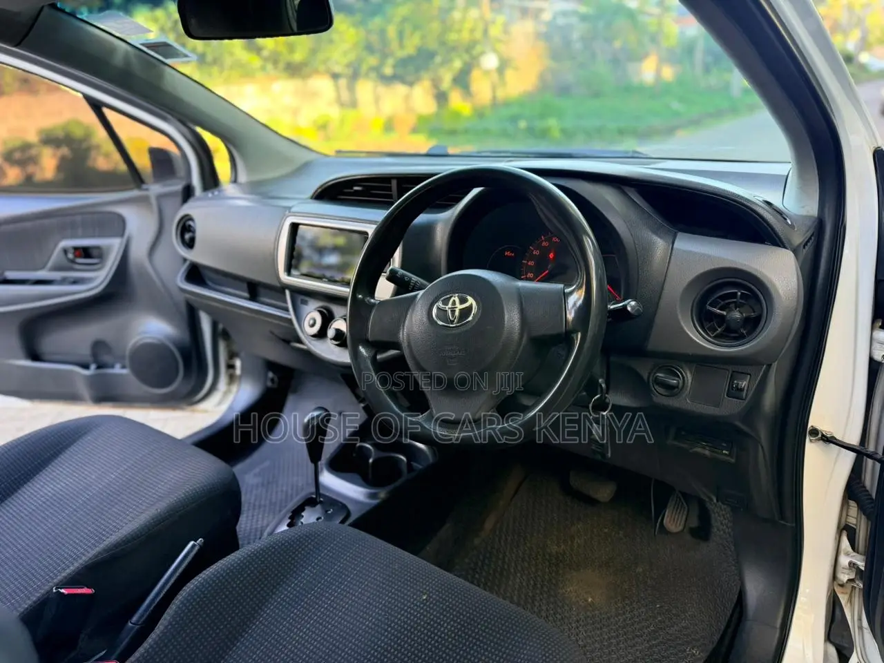 Toyota Vitz 2016 White