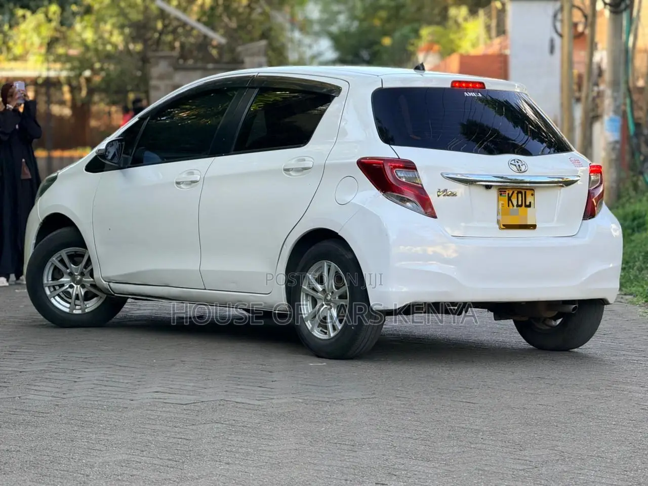 Toyota Vitz 2016 White