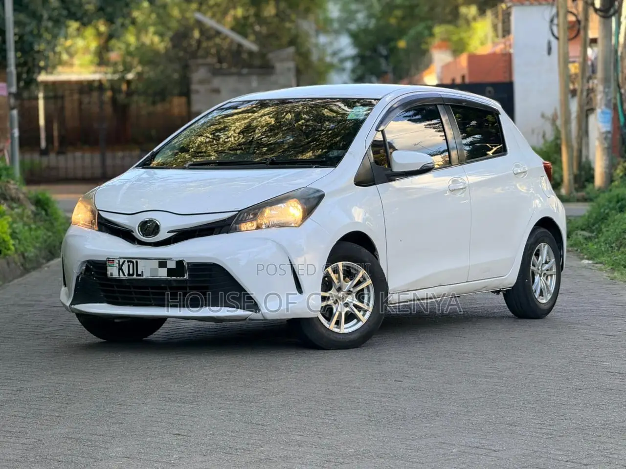 Toyota Vitz 2016 White
