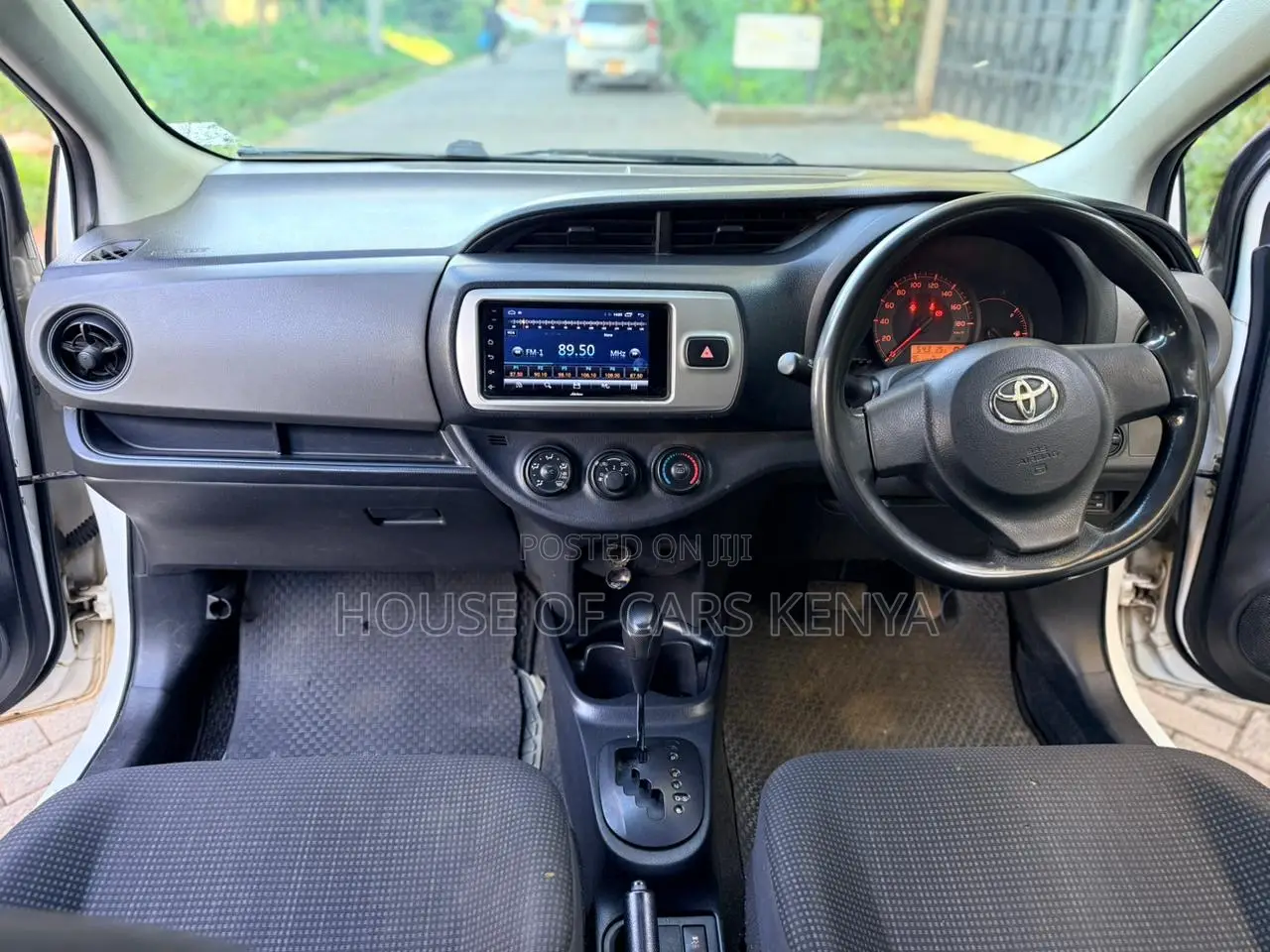 Toyota Vitz 2016 White