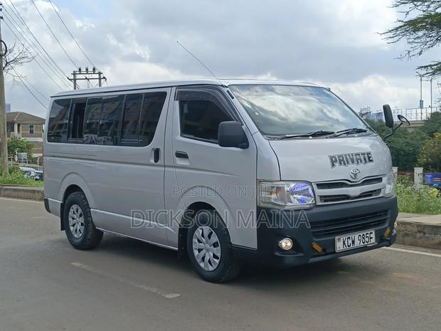 Toyota HiAce 2012 Silver