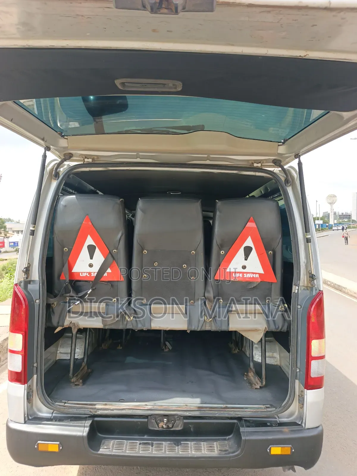 Toyota HiAce 2012 Silver