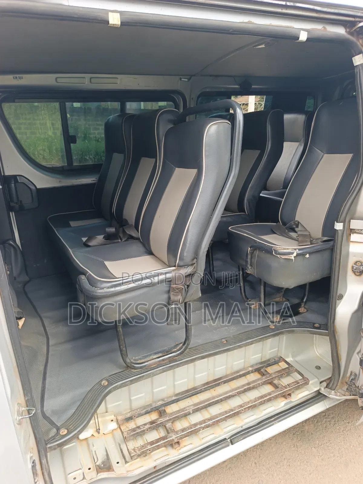 Toyota HiAce 2012 Silver