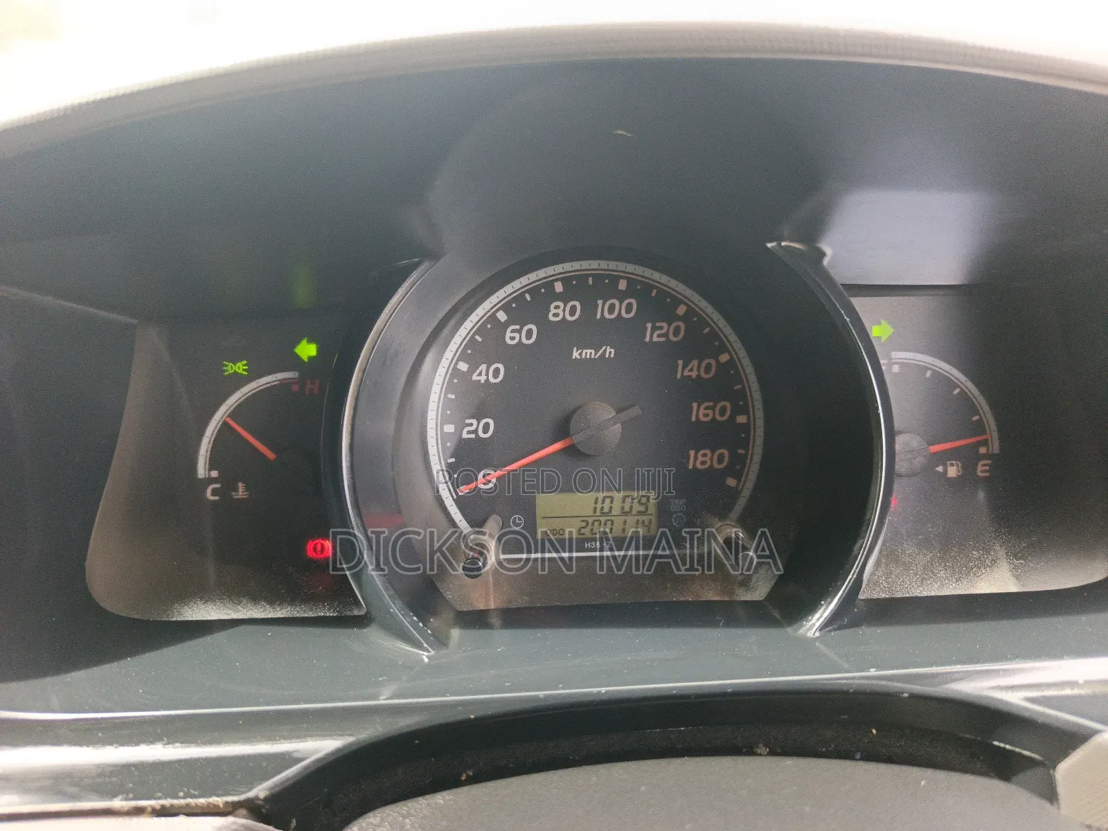 Toyota HiAce 2012 Silver