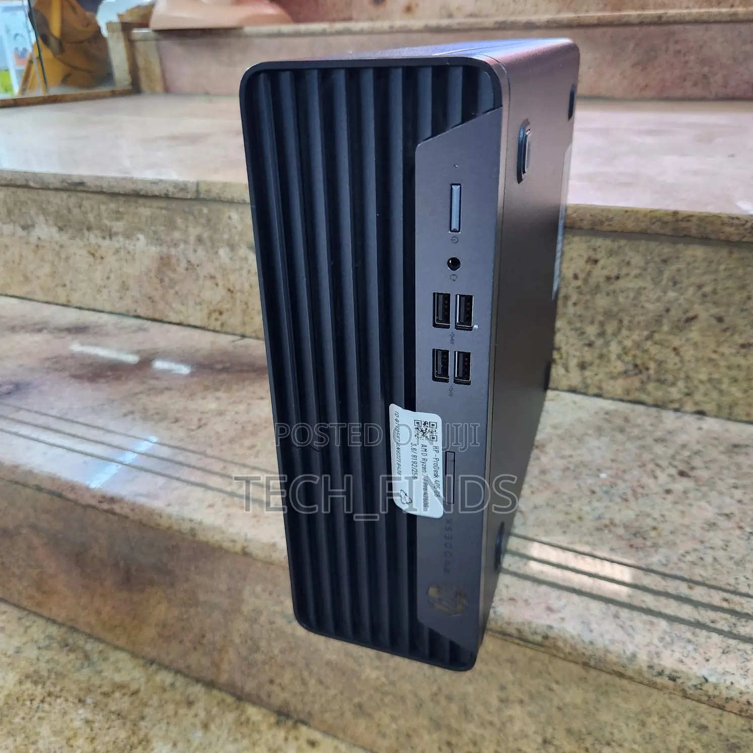 Desktop Computer HP ProDesk 400 8GB AMD Ryzen 7 SSD 256GB