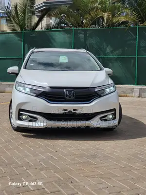 Honda Shuttle 1.5 G 2WD 2019 White