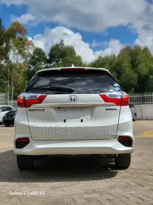 Honda Shuttle 1.5 G 2WD 2019 White