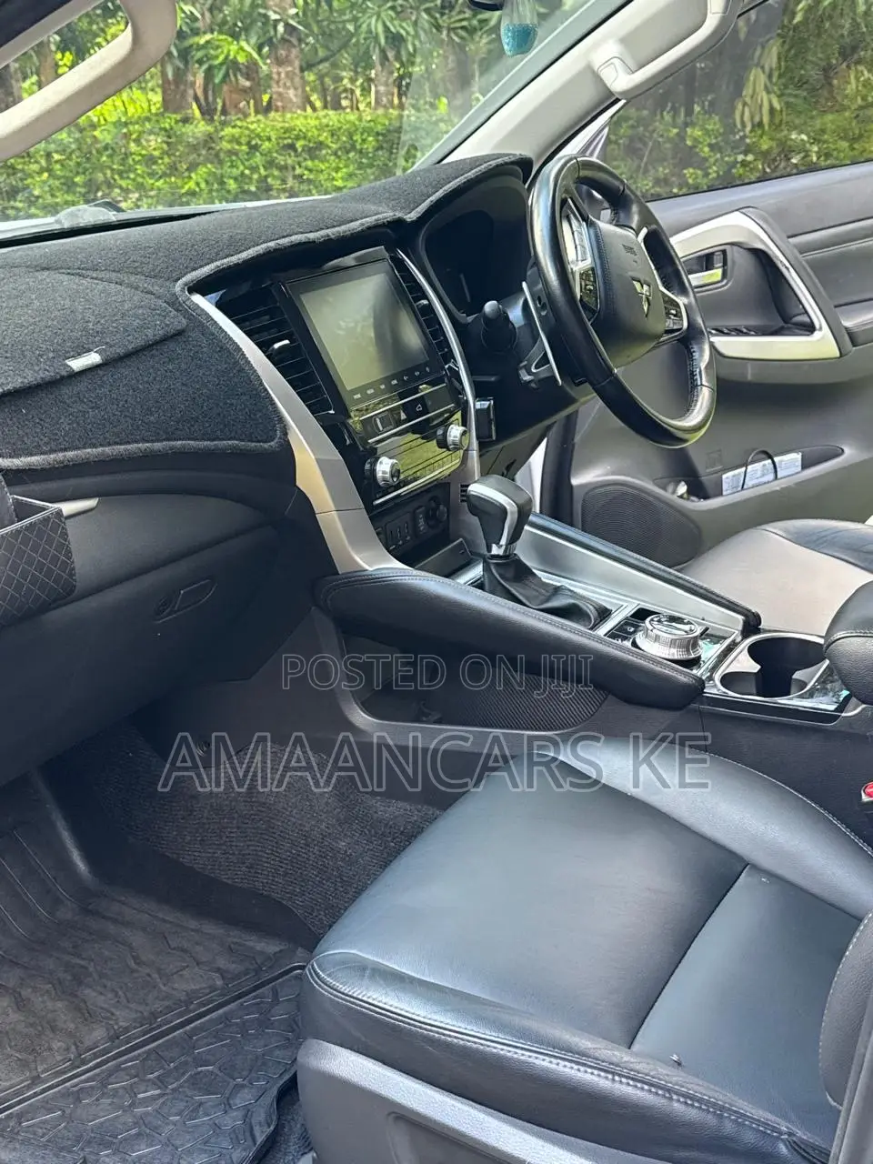Mitsubishi Pajero Sport 2022 White