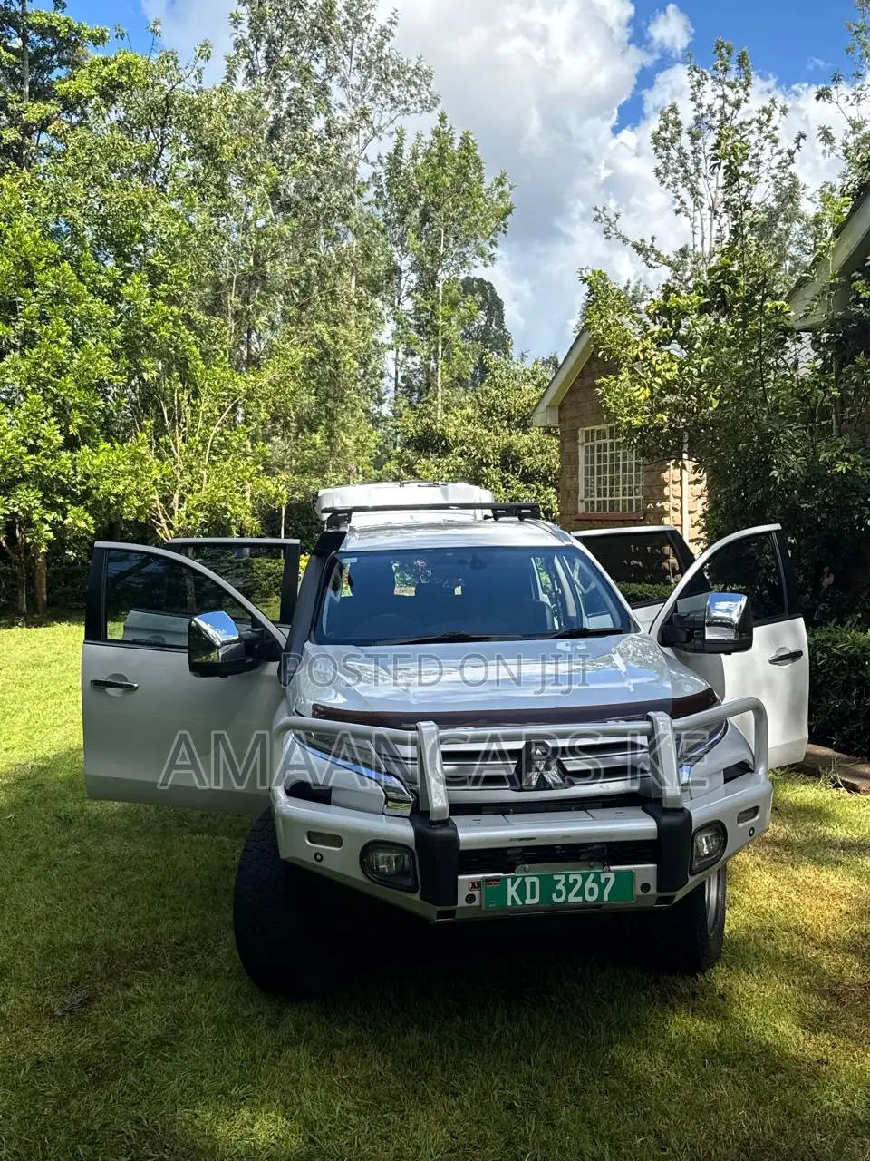 Mitsubishi Pajero Sport 2022 White