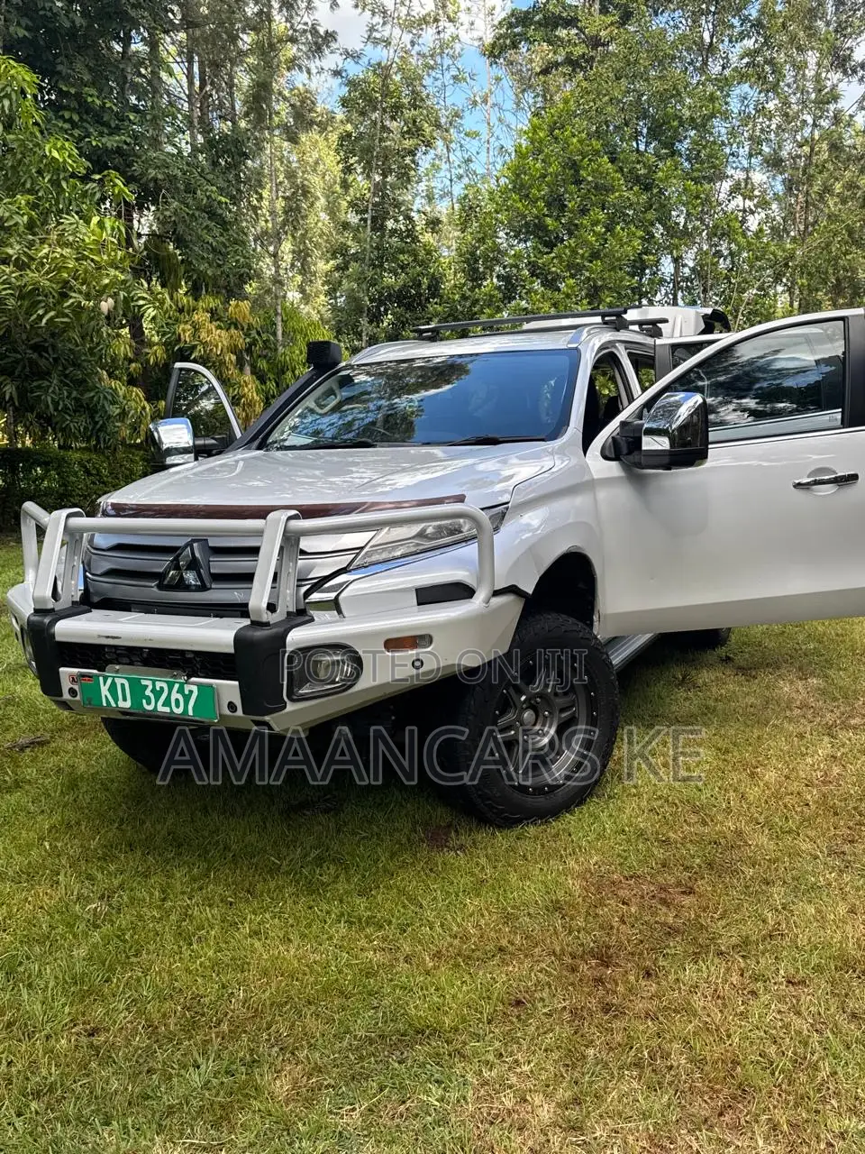 Mitsubishi Pajero Sport 2022 White