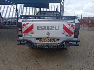 Isuzu D-MAX 2015 White