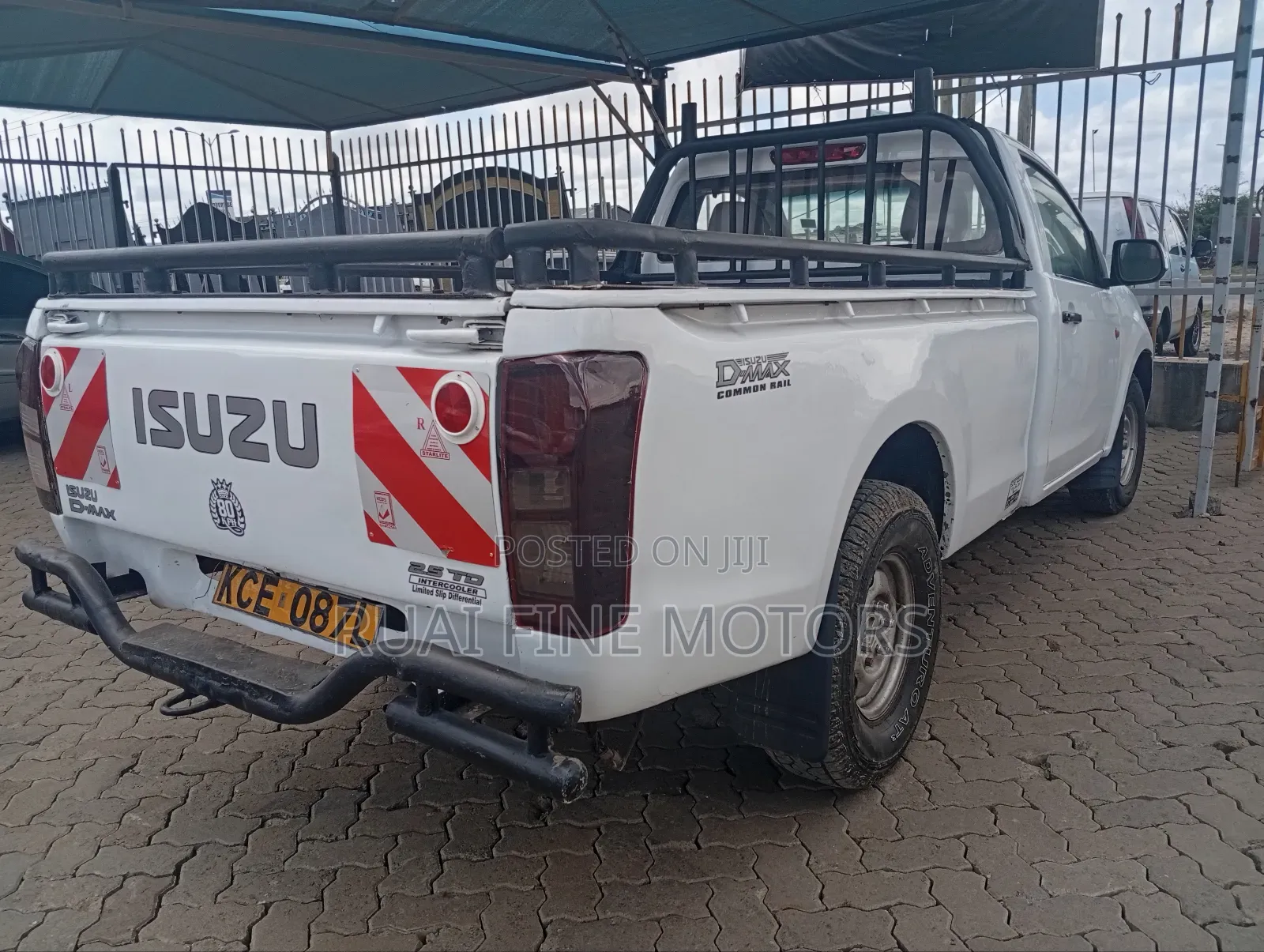 Isuzu D-MAX 2015 White