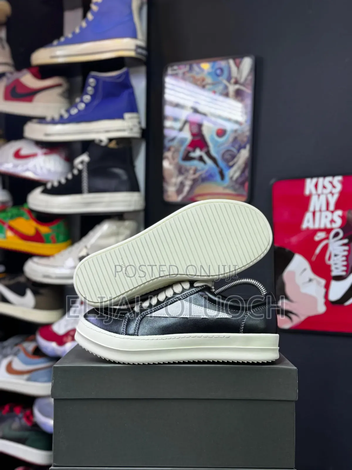 Rick Owens Vintage Low.
Sizes :_40 41 42 43 44 45_
