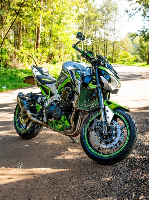 Kawasaki Z900 2017 Green - thumbnail 4