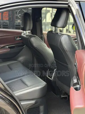 Toyota Harrier 2.0 2019 Black