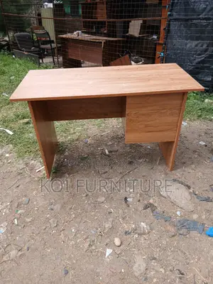 Office Desk : 1.2m Wooden Office Desk
