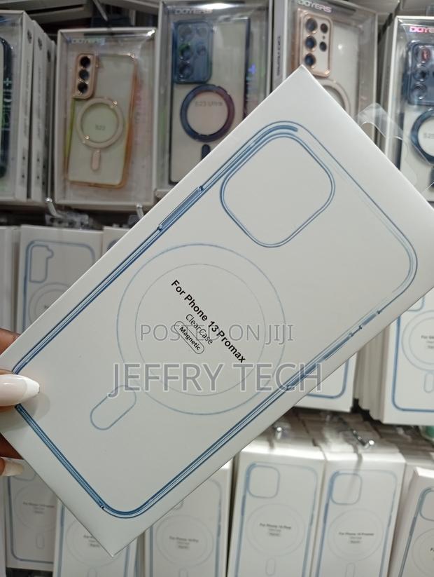 Clear Magnetic Protective Case for Apple iPhone 13 Pro Max - thumbnail 2