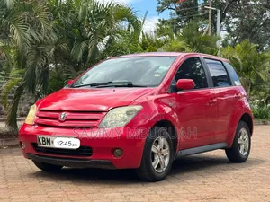 Toyota IST 2003 Red