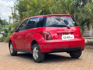 Toyota IST 2003 Red
