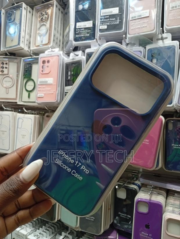 iPhone 17 Pro Silicone Case. - thumbnail 2
