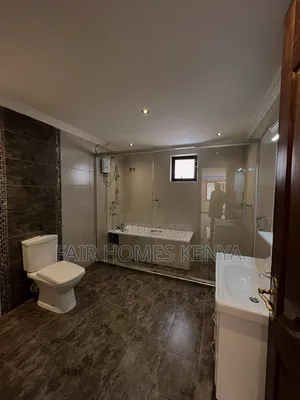 5bdrm Townhouse / Terrace in Muthangari Drive for rent