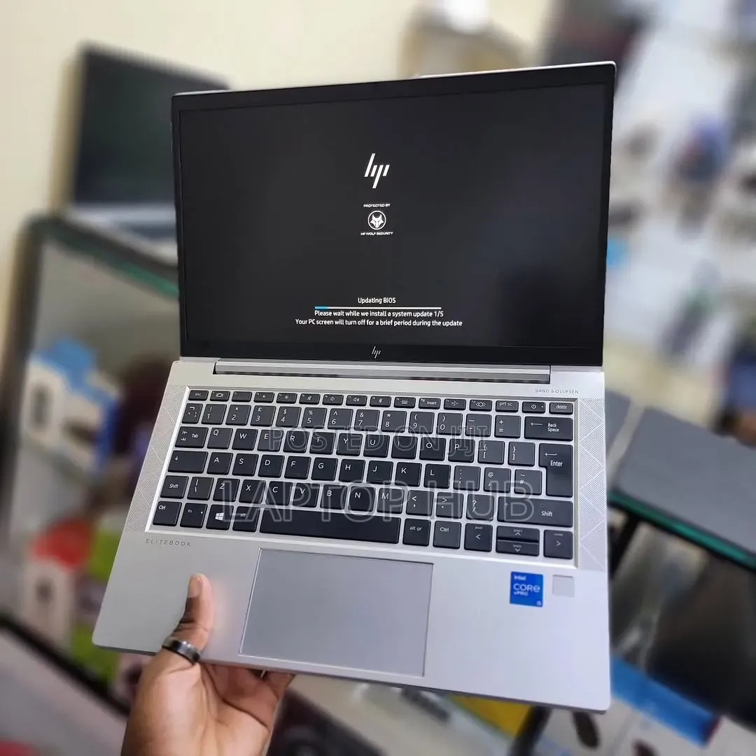 Laptop HP EliteBook 830 G8 8GB Intel Core i7 SSD 256GB