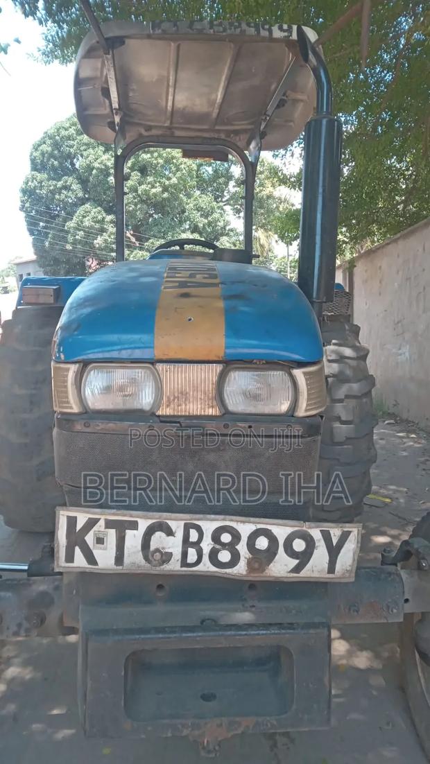 Tractor New Holland - thumbnail 9