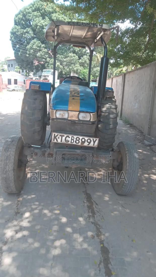 Tractor New Holland - thumbnail 14