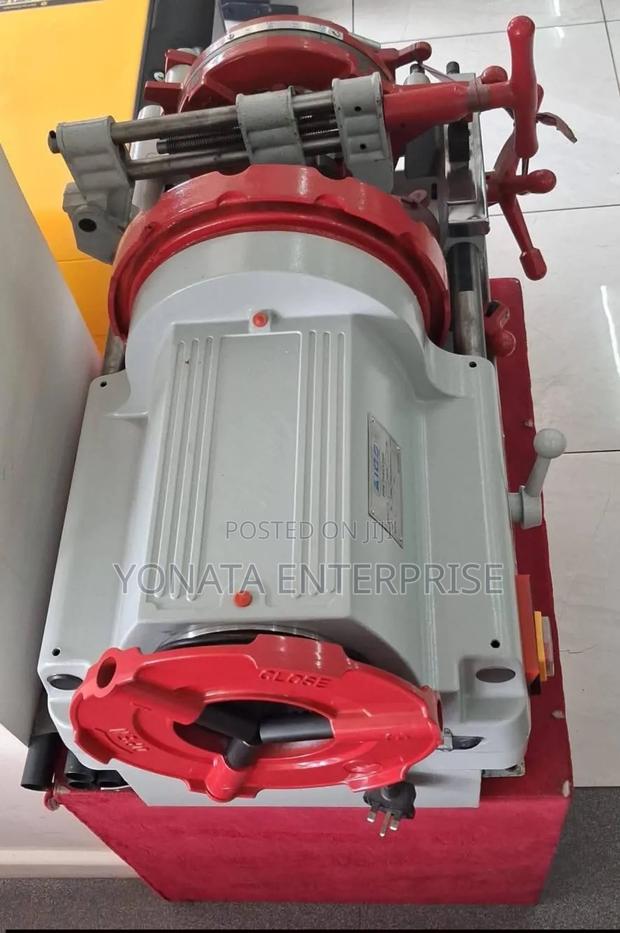 Brand New Heavy Duty Pipe Threading Machine (1/2"-4")
